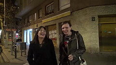 Orgy avec une belle mature espagnol et une milf salope baiseuse Thumb