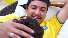 Pentelhudo botando o amigo pra mamar Thumb