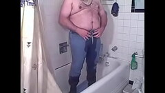 kspigbear pisses his Levis Thumb