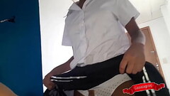 Acordei minha enteada para ir para aula e ela veio me mostrar a calcinha nova que dei,acabou me dand Thumb