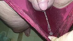 Pee in women'_s panties Thumb
