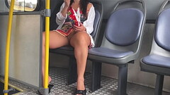 enteada de 18 anos se exibindo no onibus sem calcinha Thumb