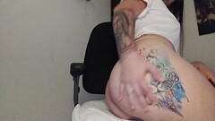 lucyplay echandose cremita en todos su cuerpo y sus tatuajes deliciosos, mientras habla contigo Thumb