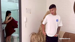 He saw her in the shower Thumb