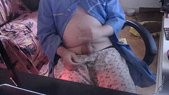 je me pisse dessus comme une cochonne presque Thumb