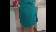 &Uuml_vey annemin temizlik esnasında erotik halleri Thumb