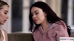 Teen and stepmom having 3some with bff Thumb