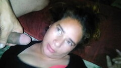 Me la chupa y se la meto de misionero y juego con sus tetas por la noche Thumb