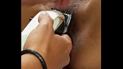 Pasando la m&aacute_quina n&uacute_mero 0 para afeitar la en su cuquita Thumb