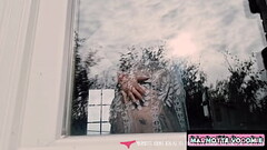 Vends-ta-culotte - Ta voisine sexy se d&eacute_shabille et se masturbe devant sa fen&ecirc_tre - Mar Thumb