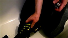 Piss in jean and destroy Nike TN Thumb