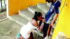 Minha Namorada Chupando a Rola de um Desconhecido na Rua Thumb