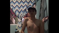 Joven caliente se encuera Thumb