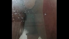 Grosso dildo nel culo in doccia Thumb