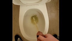 A quick piss at work, Hornydaily2 Thumb
