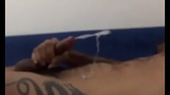 Jeff Carvalho soltando leite Thumb