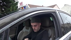 Gabriella, une bonne cliente nymphomane pour chauffeur de taxi en manque ! Thumb