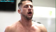 Public gym gay sex between muscled hunks after cocksucking Thumb