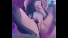Chica gamer me env&iacute_a un video masturb&aacute_ndose Thumb