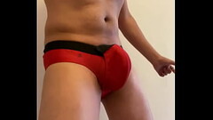 MASTURBANDOME Y VINIENDOME EN B&Oacute_XER ROJO Thumb
