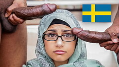 MIA KHALIFA - Min pojkv&auml_n l&aring_ter mig inte ha en trekant, s&aring_ jag hade sex med tv&arin Thumb