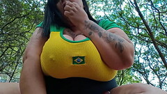 Torcedora Safada foi no parque se exibiu e gozou escondida ao ar livre com medo- Mary Jhuana Thumb