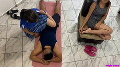 Me Gusta hacerle masaje al novio de mi hermana porque me le monto encima de su polla y a el le Gusta Thumb